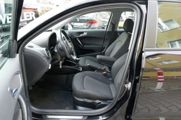 Fahrzeugabbildung Audi A1 Sportback attraction Bi-Xenon, Zahnriemen neu