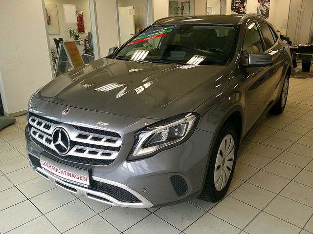 Mercedes-Benz GLA 220 CDI / d 4Matic / LED / NAVI / KAMERA