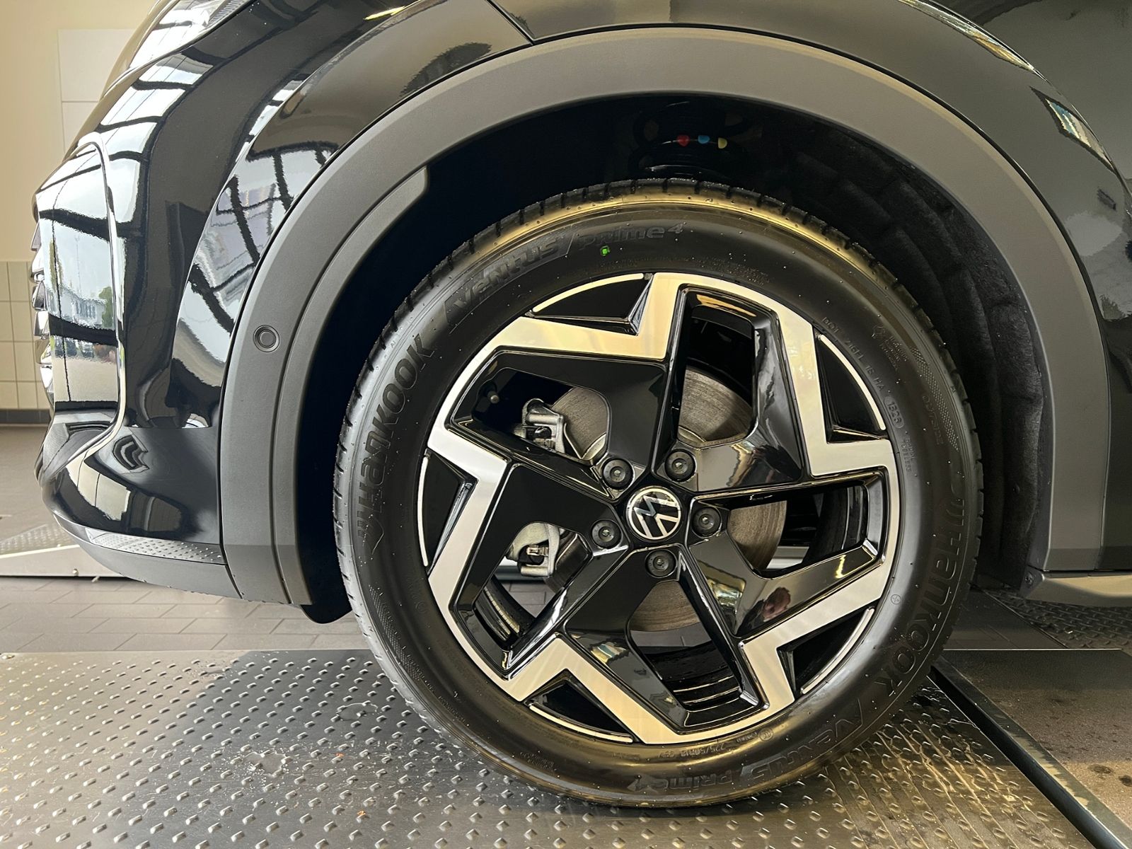 Fahrzeugabbildung Volkswagen T-Roc R-Line 1.5 eTSI DSG *AHK, LED, ACC, Kamera