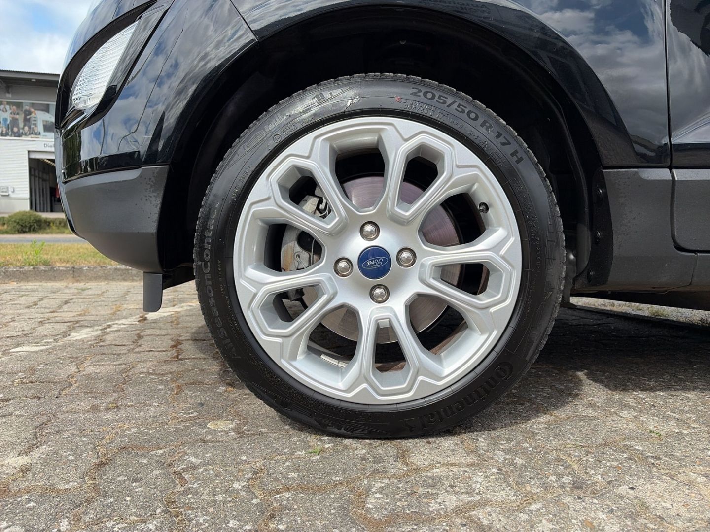 Fahrzeugabbildung Ford EcoSport Titanium, Navi, Sitzheizung, Ganzjahres