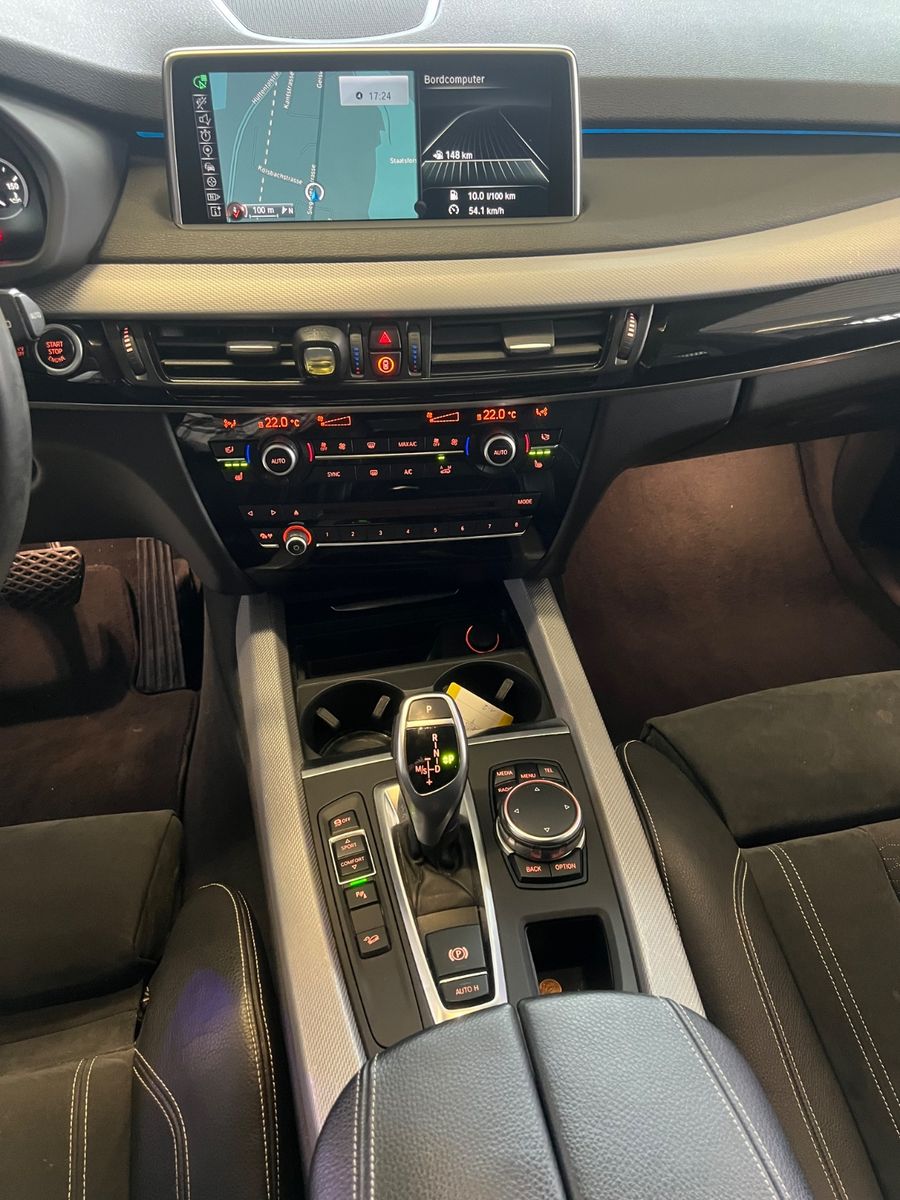 Fahrzeugabbildung BMW X5 xDrive 30 d M Sport Paket