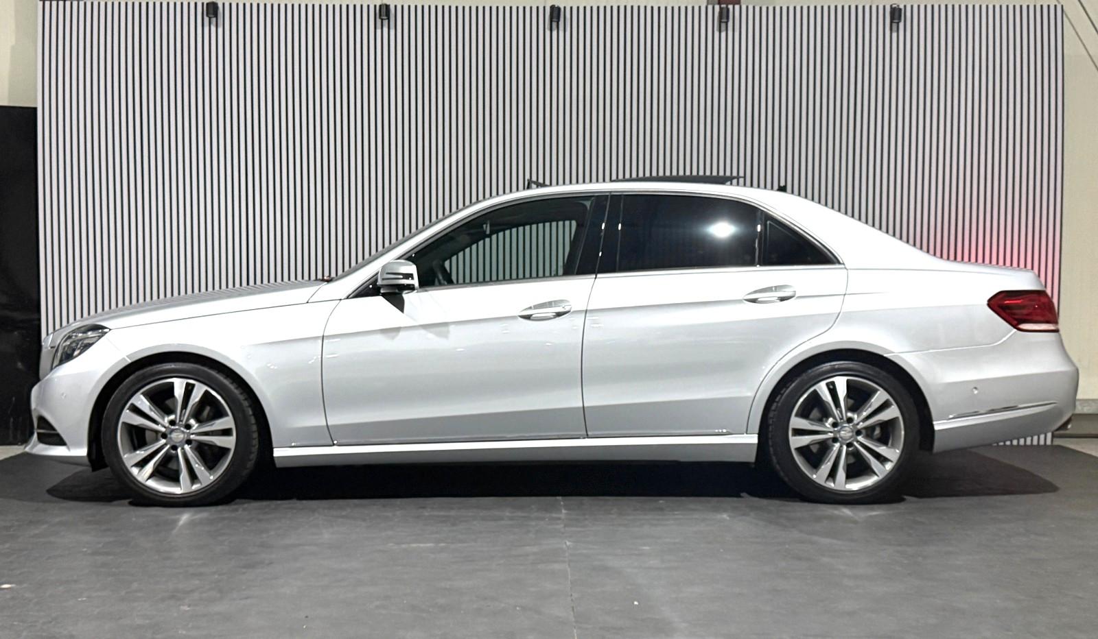 Mercedes-Benz E 300 Limousine E 300 CGI BlueEfficiency 4Matic