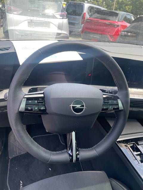 Fahrzeugabbildung Opel Astra L 1.2 Turbo Ultimate AT// Navi  AHK  RKF
