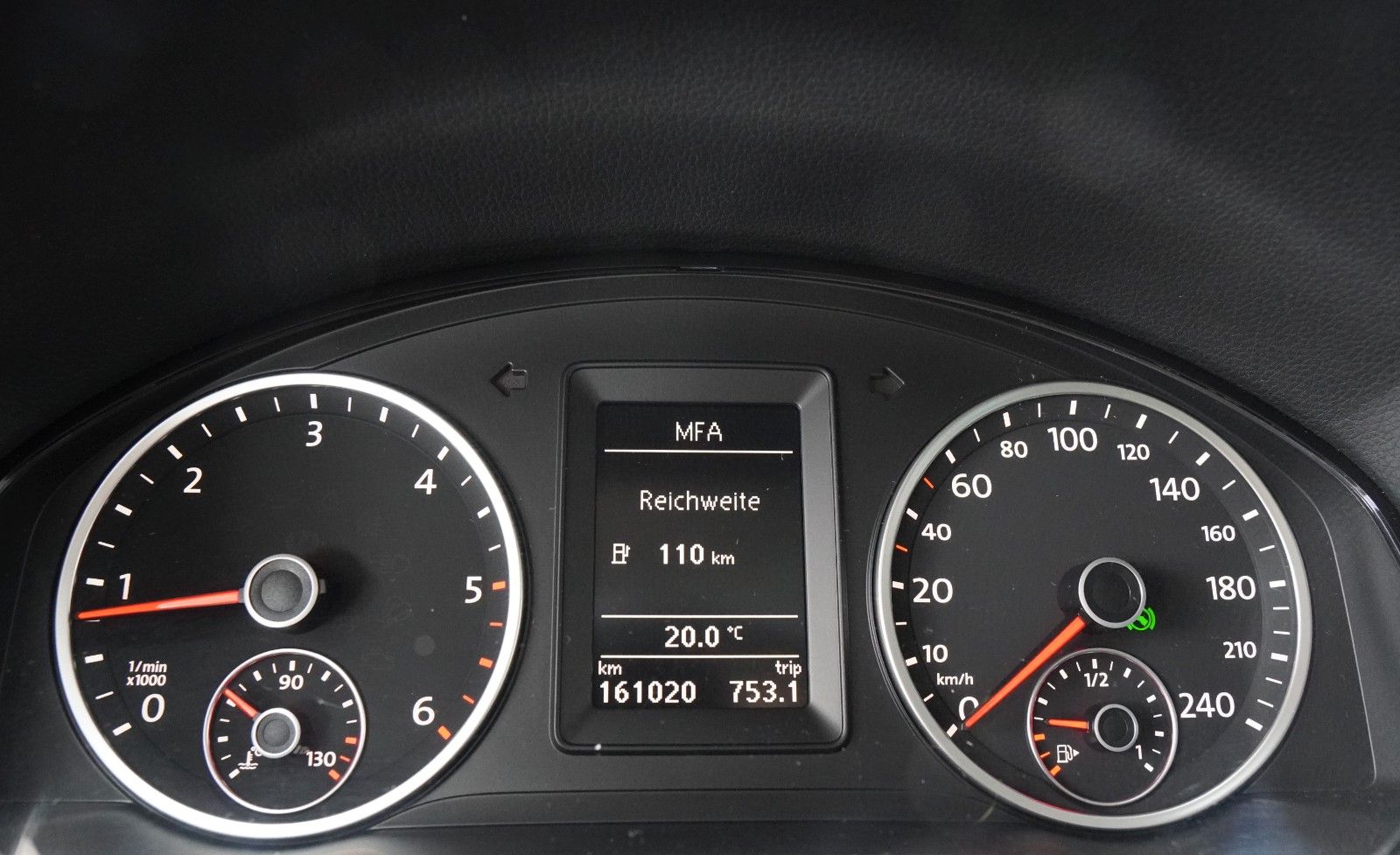 Fahrzeugabbildung Volkswagen Tiguan Sport & Style 4Motion *Leder*Autom*Pano*