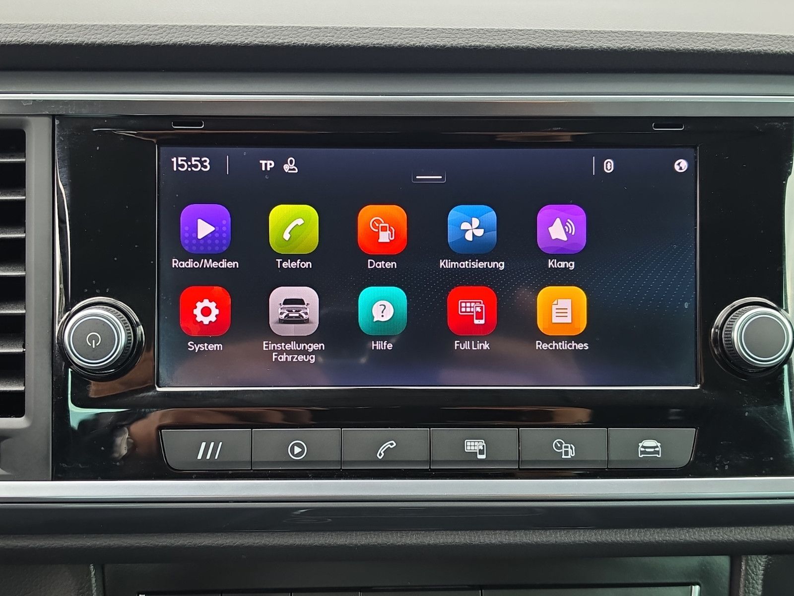Fahrzeugabbildung SEAT Ateca Style Apple CarPlay LED