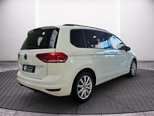 Fahrzeugabbildung Volkswagen Touran 1.5 TSI DSG Highline BLACK STYLE 7-SITZER
