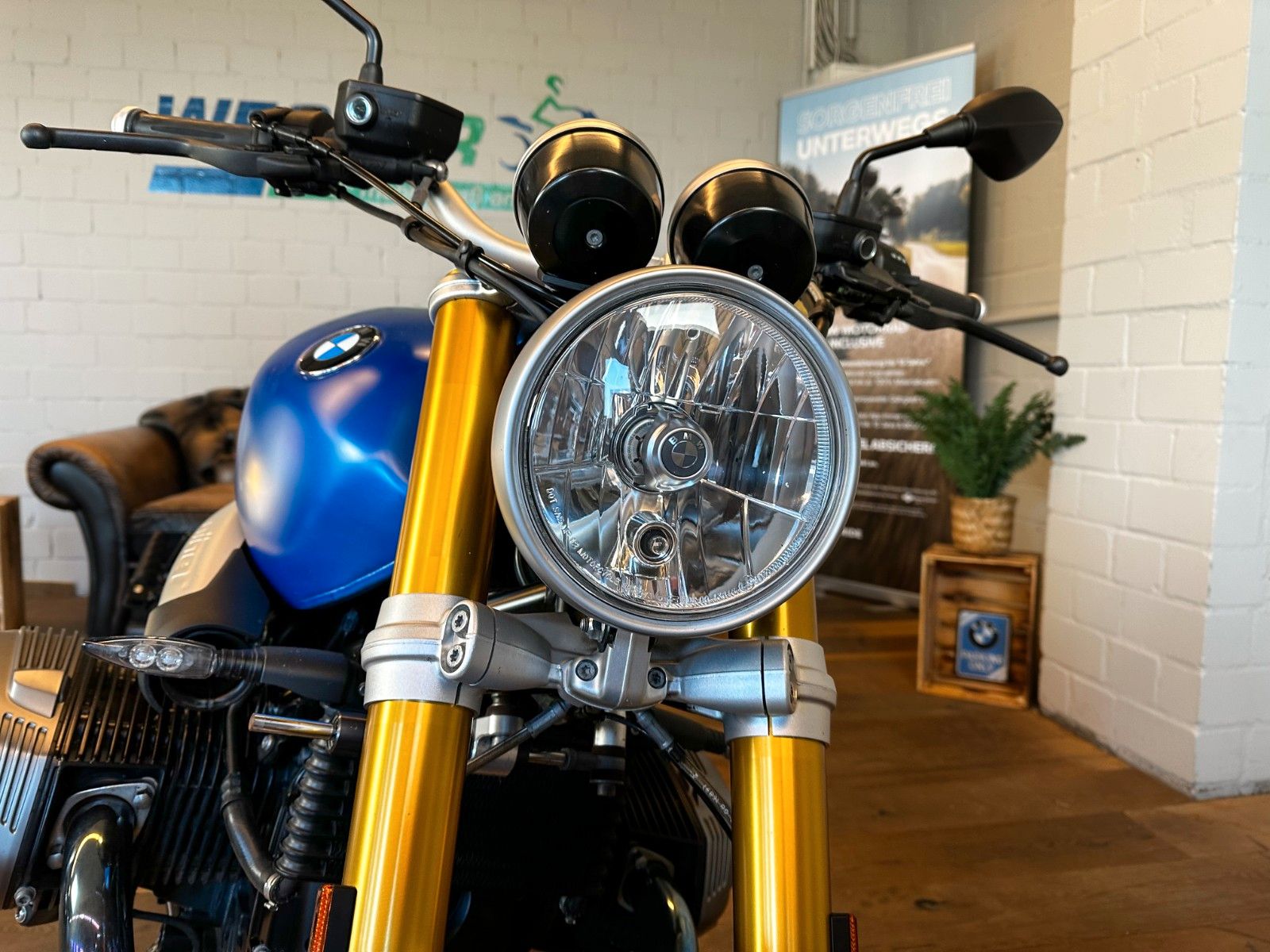 Fahrzeugabbildung BMW R nine T - Sonderlackierung in blau!