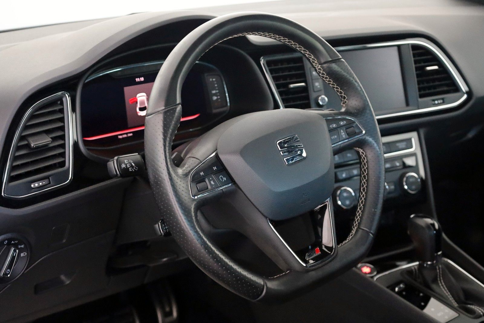 Fahrzeugabbildung SEAT Leon SC Cupra 300,T.Leder,Navi,LED,SH,Kamera,ACC
