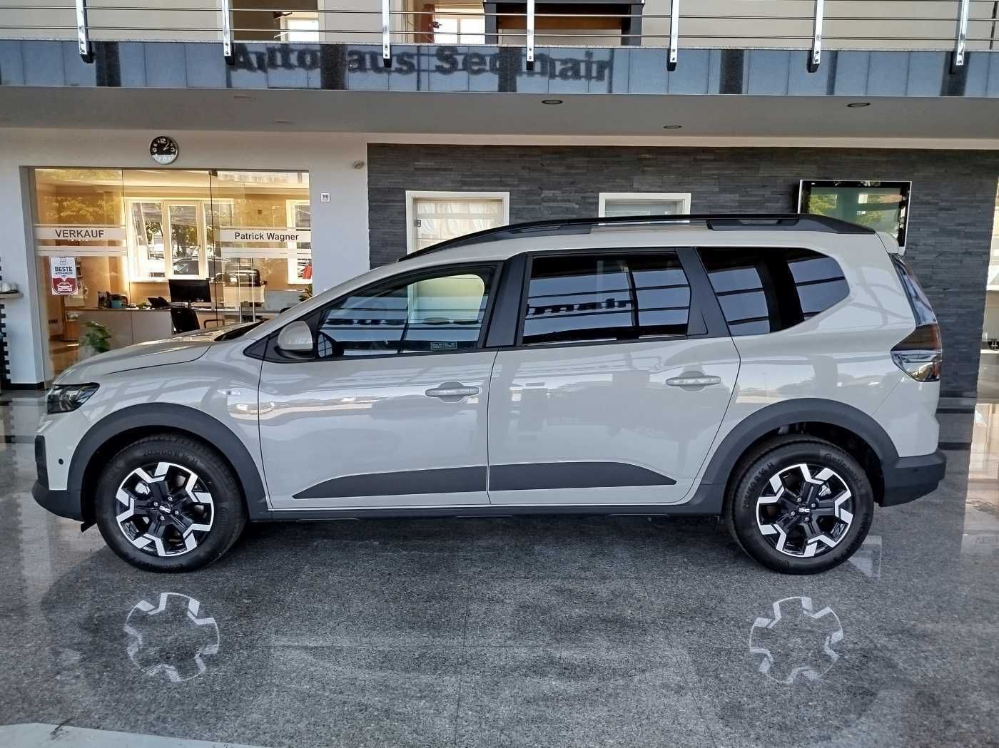 Dacia Jogger Journey 1.8 Hybrid 155 5-Sitzer VOLL! imagem 2