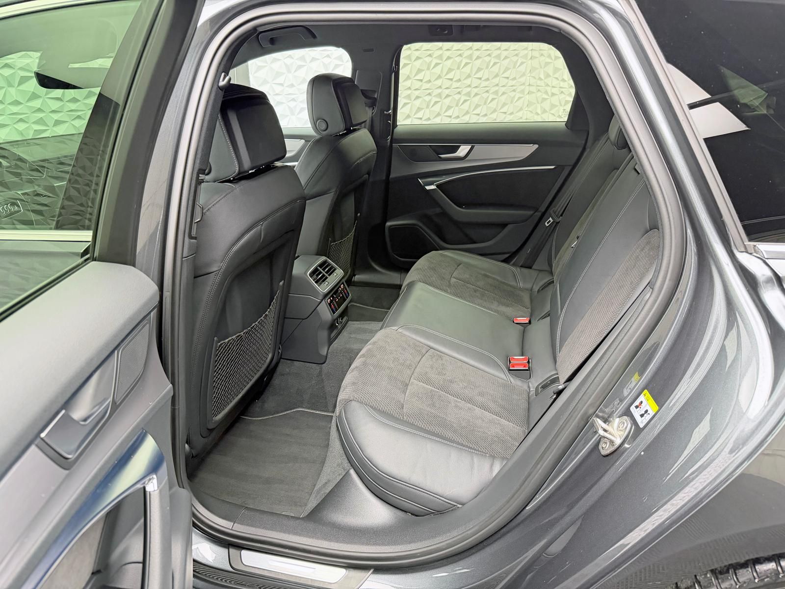 Fahrzeugabbildung Audi A6 45 TDI S-LINE/QUAT/STDHZG/MATRIX/AHK/ACC/VIRT