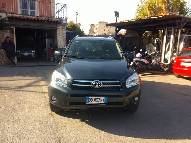 Toyota RAV 4 RAV4 2.2 D-4D 136 CV Luxury 06