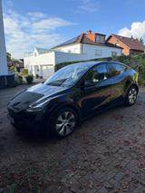 Tesla Model Y Allradantrieb, Anhängerkupplung - Tesla Model Y in Essen