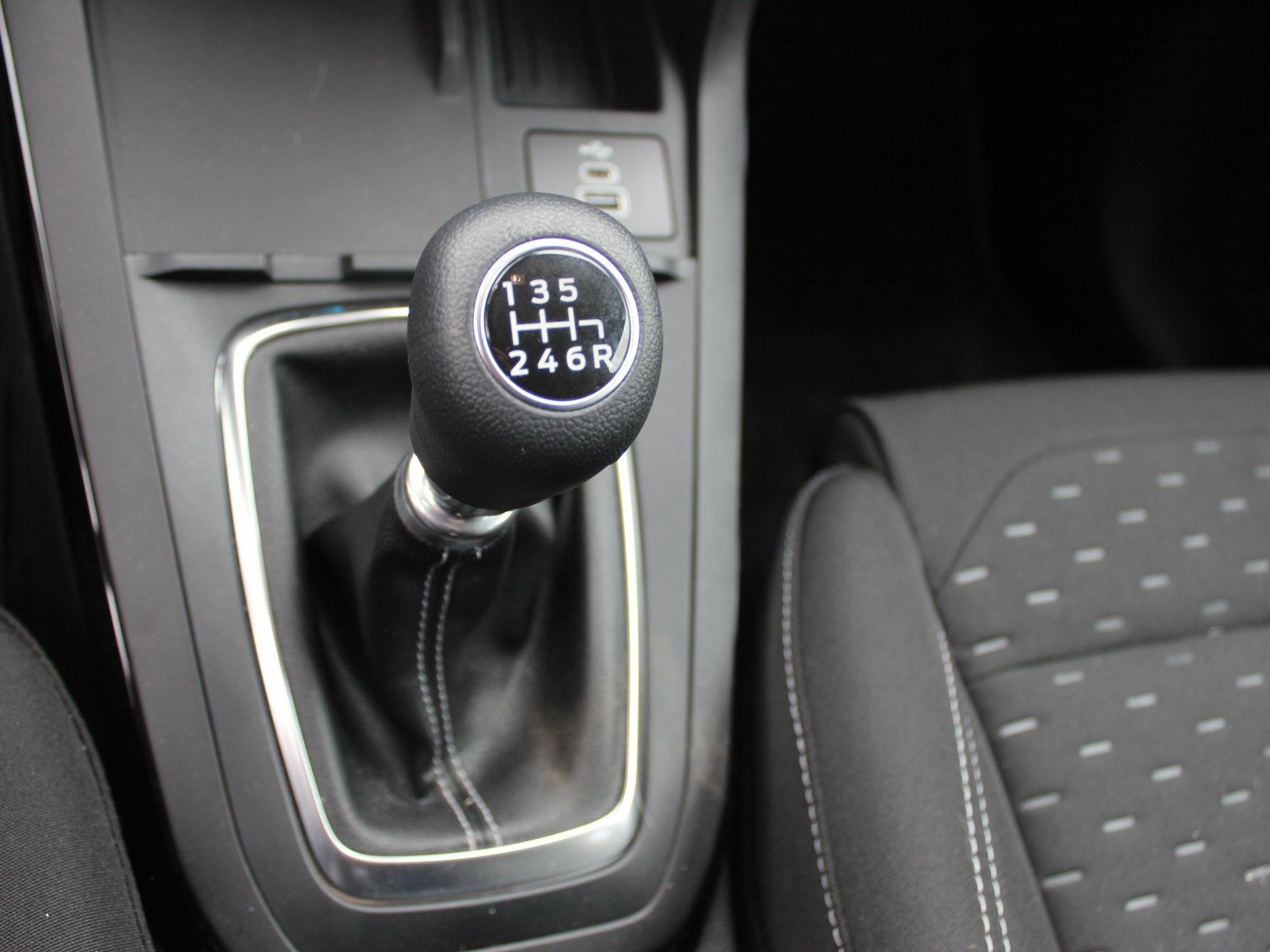 Fahrzeugabbildung Ford Puma Titanium 1,0 EcoBoost