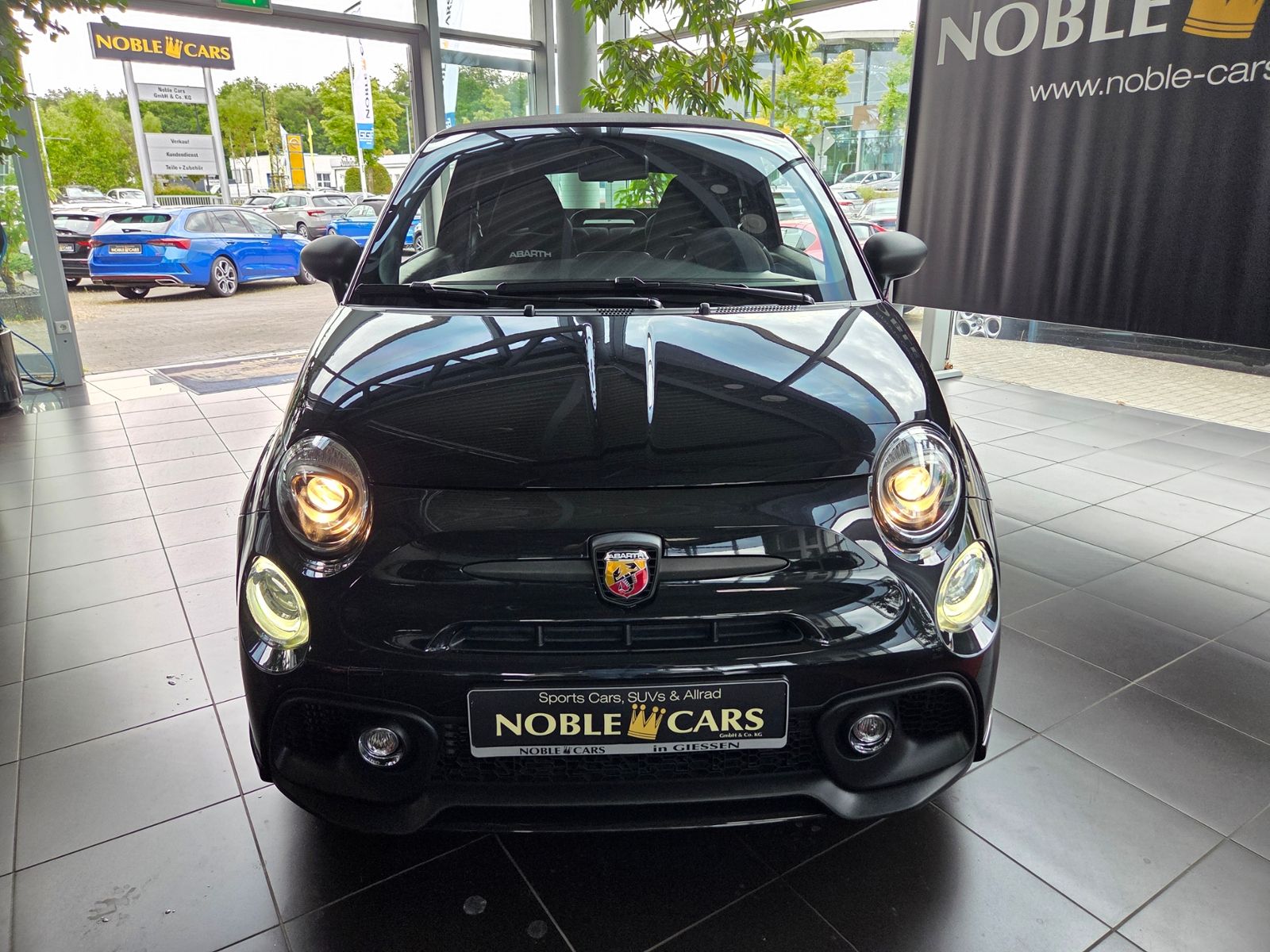 Fahrzeugabbildung Abarth 595C Competizione NAVI CarPlay