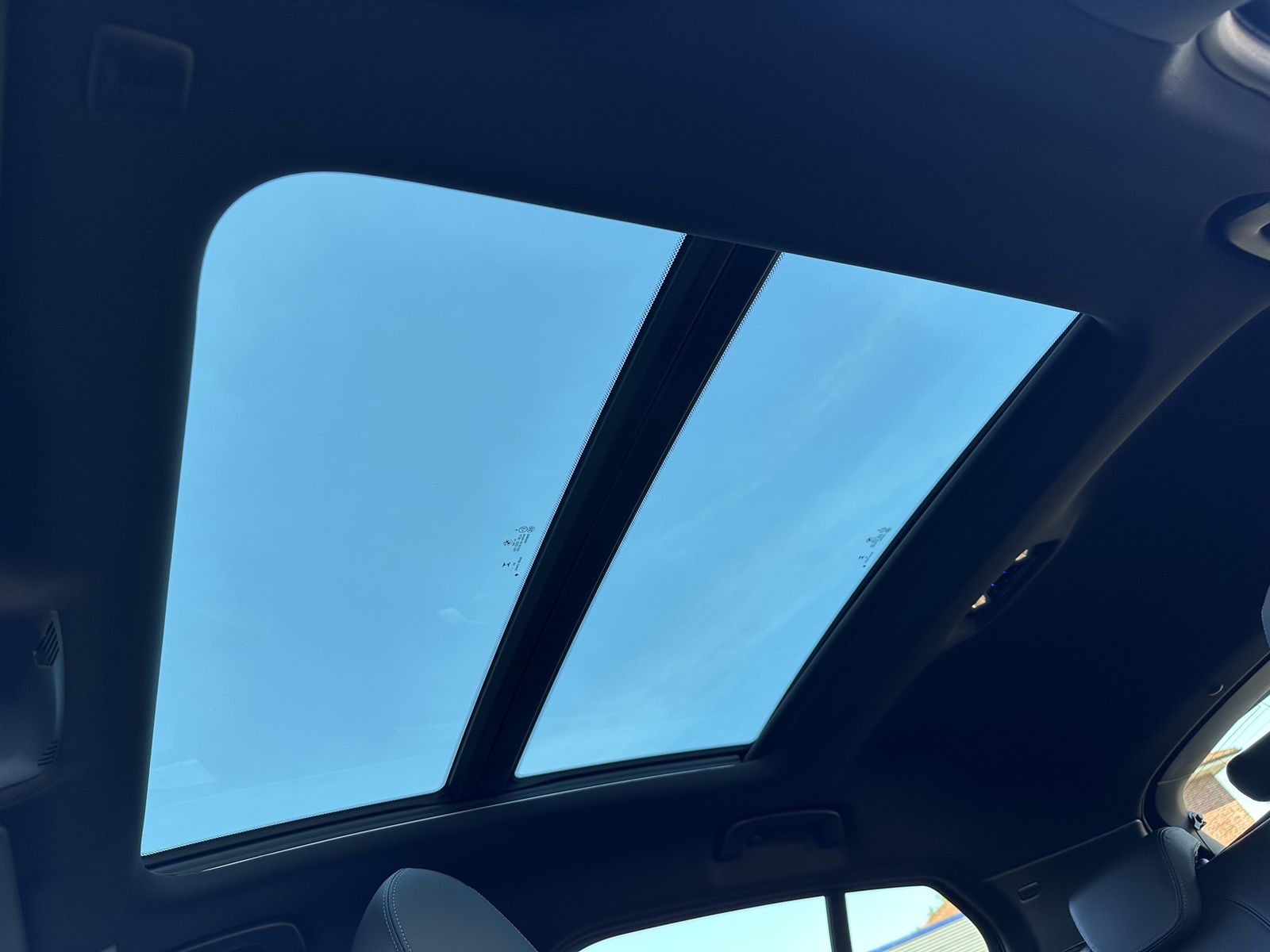 Fahrzeugabbildung BMW 120i M-Sport NAV+LED+PANO+SHZ+KAM+PARKASS+18ZOLL