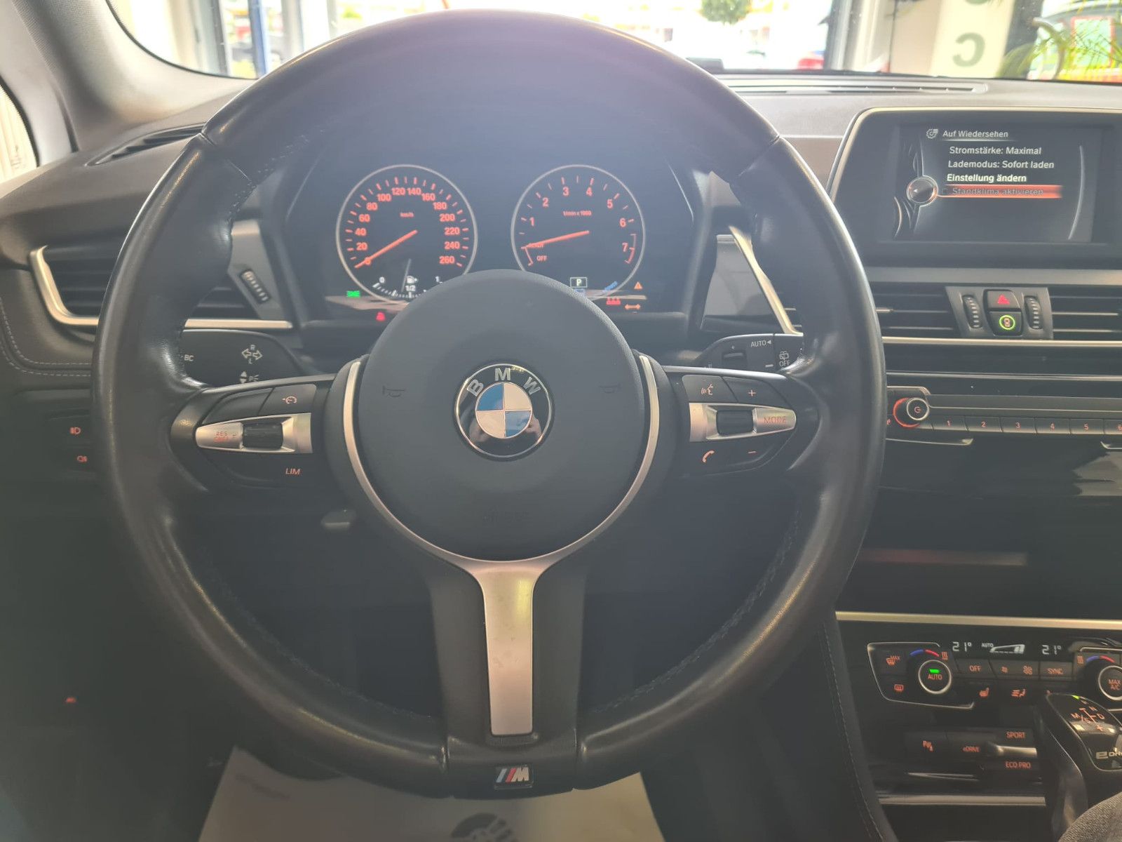 Fahrzeugabbildung BMW 225 Active Tourer 225xe/NAVI/ca. 30€ Steuer/Jahr
