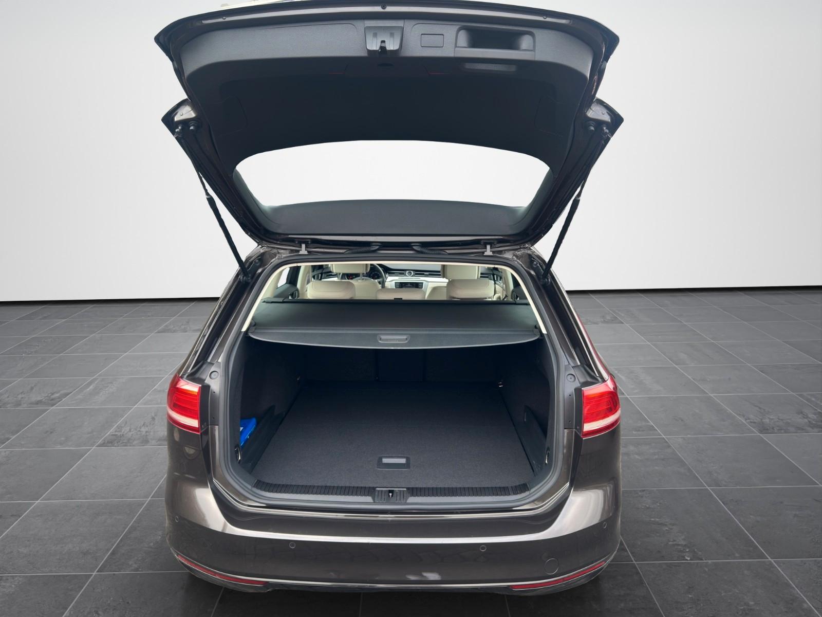 Volkswagen Passat Variant Comfortline*PDC*ACC*1.HAND*SITZH.