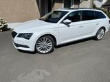 Skoda Superb 2.0 TDI 140kW DSG 4x4 L&K - Skoda Superb: 140