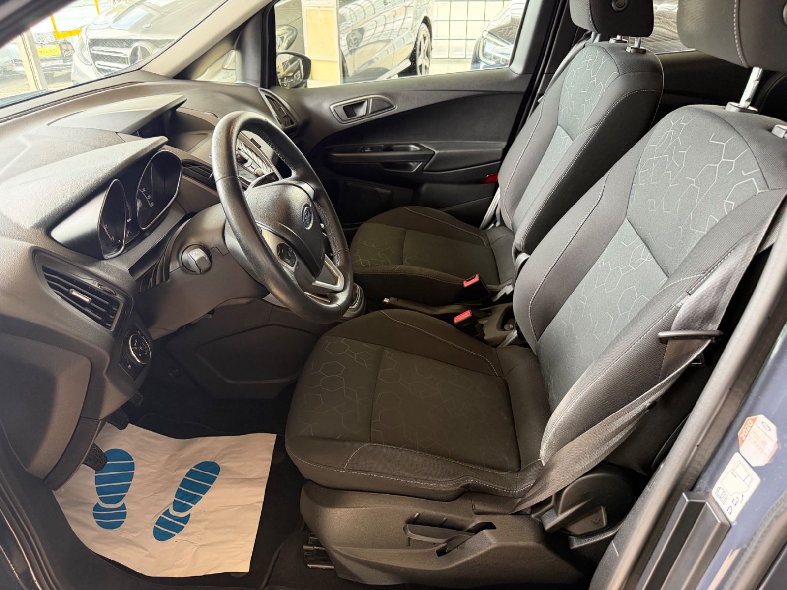 Fahrzeugabbildung Ford B-Max B-MAX Sync Edition