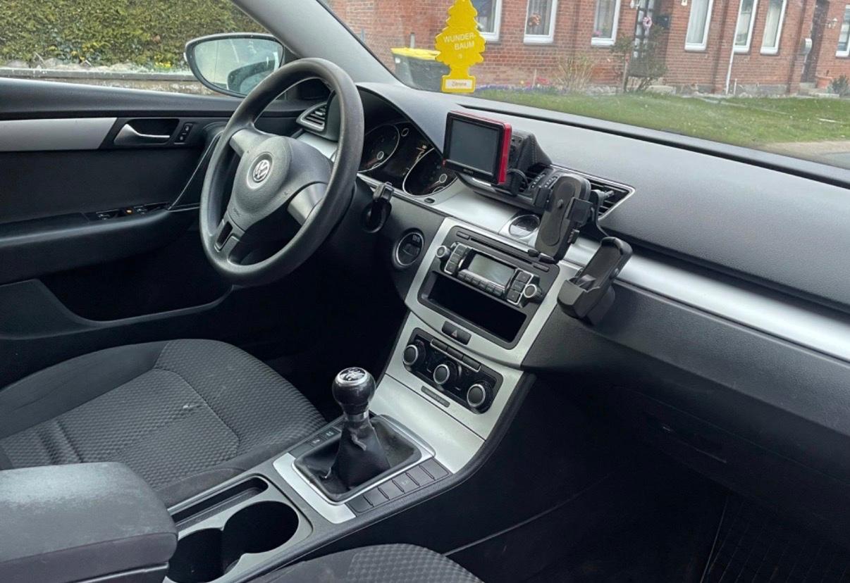 Volkswagen Passat 2011 — photo 5