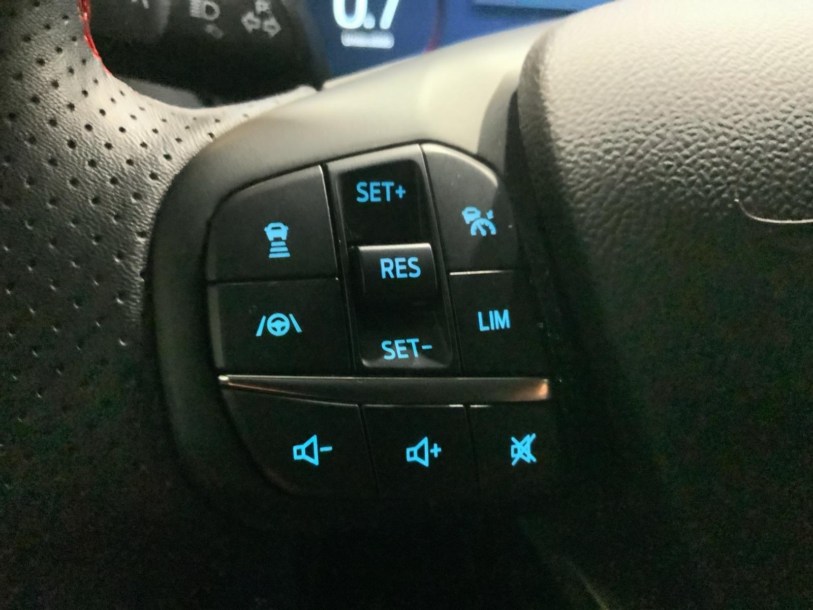 Ford Focus ST-Line X Turnier Aut.*AHK*ACC*HUD*KAM*NAV