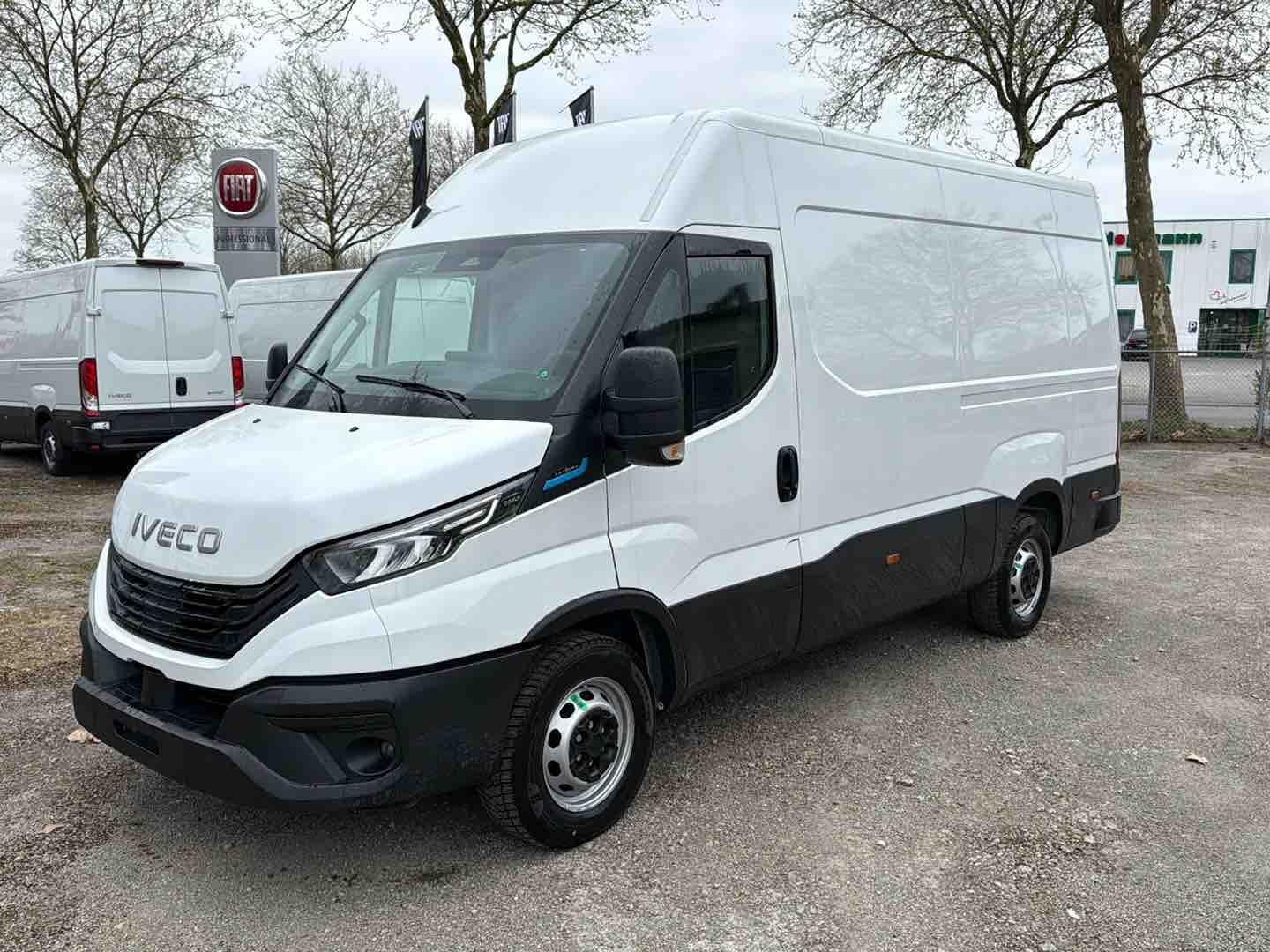 Fahrzeugabbildung Iveco E-Daily 35S14E V Kastenwagen 3520