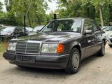 Mercedes-Benz 230 124 Automatik Schiebedach Karo H-Kennzeichen - Mercedes-Benz 230 Gebrauchtwagen in Berlin