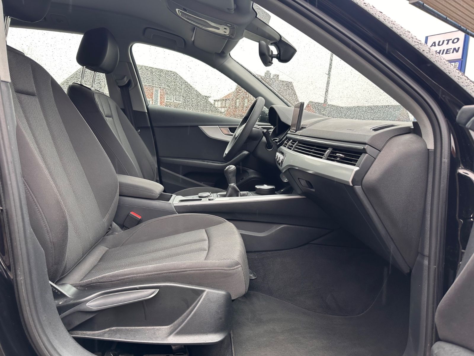 Fahrzeugabbildung Audi A4 Avant 2.0 TDI BiXenon/GRA/Navi/PDC/eHeck