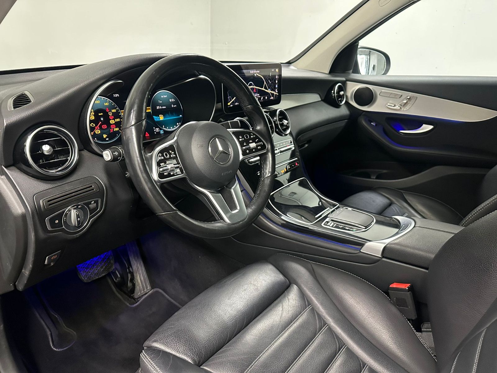 Fahrzeugabbildung Mercedes-Benz GLC 220 d 4MATIC Autom *DISTRO*AHK*360*NAVI*PANO