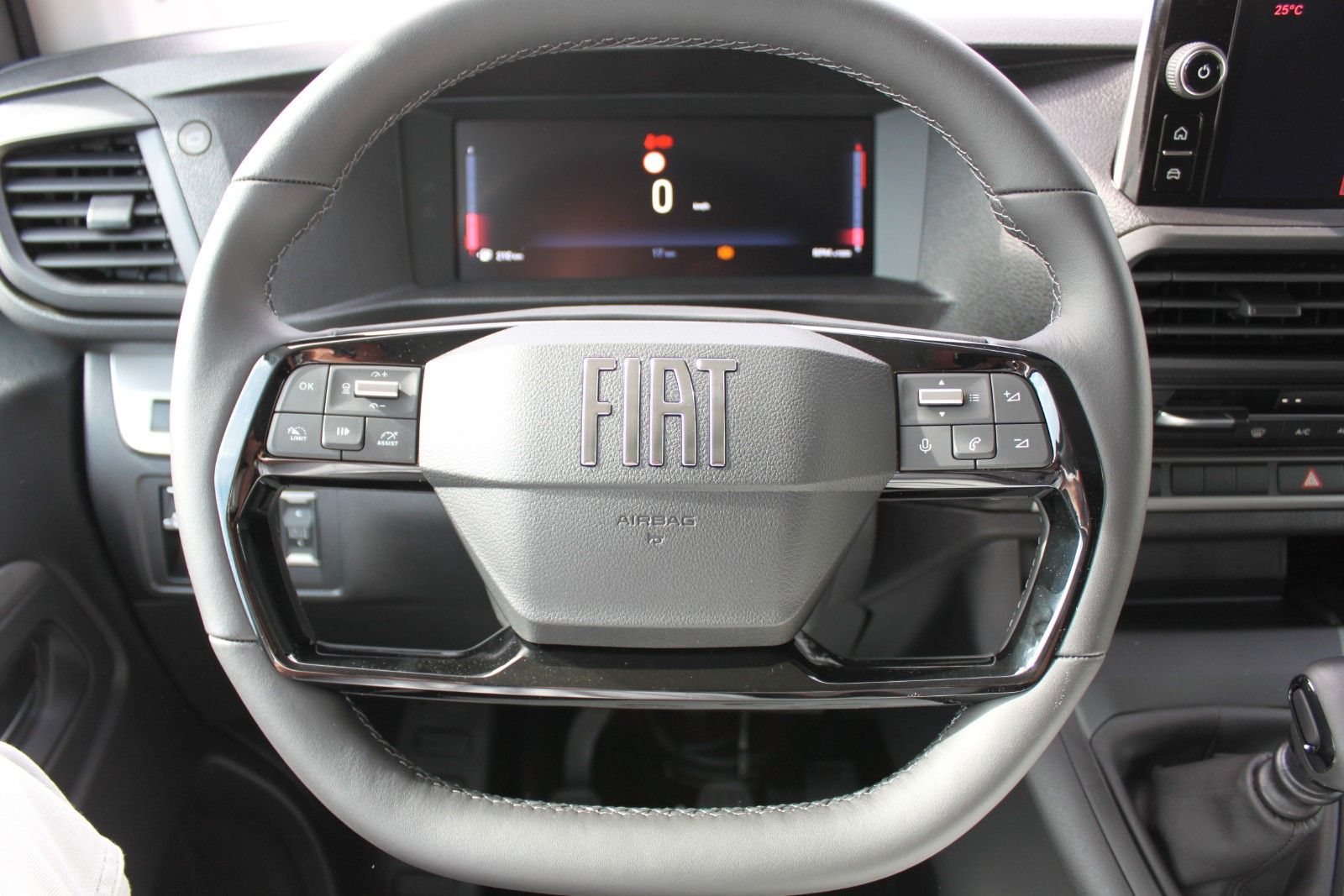 Fahrzeugabbildung Fiat Scudo XL Multicab Webasto/Full-LED 6-Sitzer
