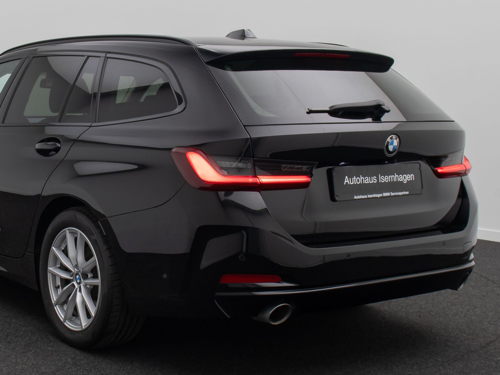 Fahrzeugabbildung BMW 318i DAB Alarm Kamera HiFi Widscreen Sport