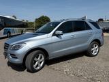 Mercedes-Benz ML 350 4MATIC * 8fach * Comand * Distronic - Mercedes-Benz ML 350: Von Privat