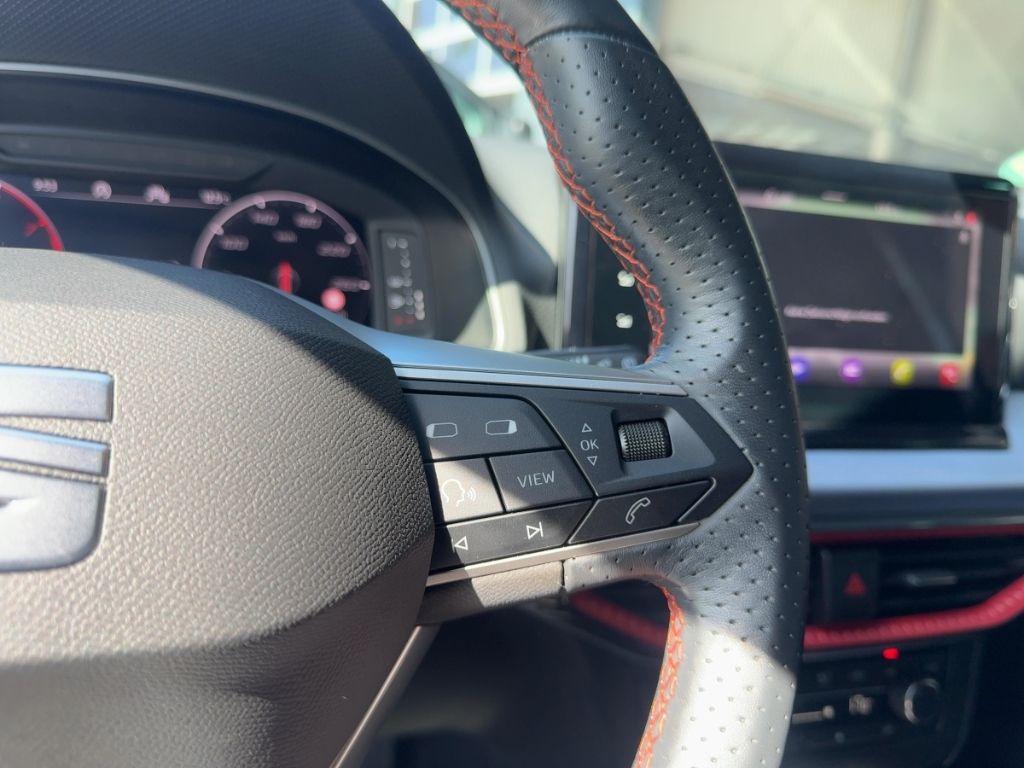 Fahrzeugabbildung SEAT Ibiza FR, Navi, Rückfahrkamera, LED Schweinwerfe