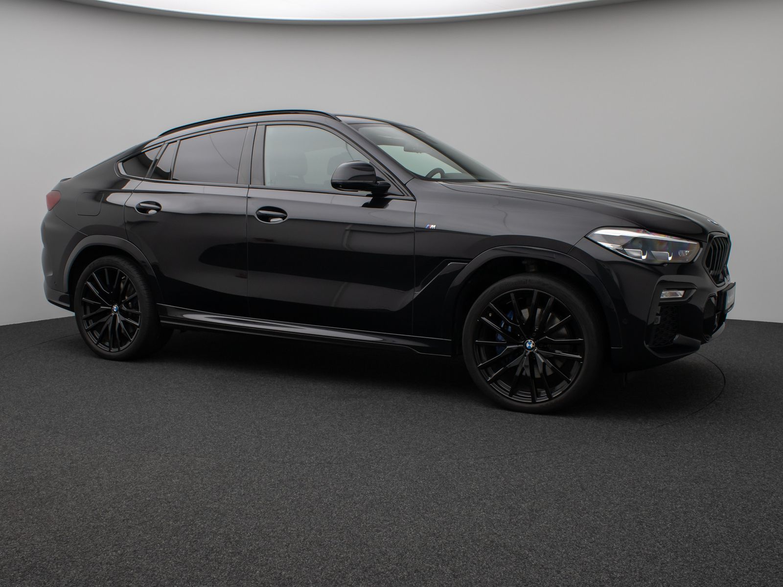 Fahrzeugabbildung BMW X6 xD30d M Sport DAB 360°DisplKey AHK Alarm 22"