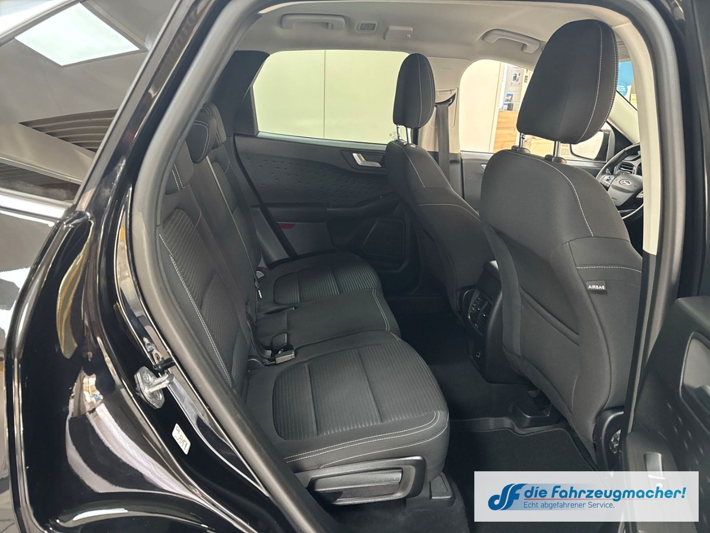 Fahrzeugabbildung Ford Kuga Titanium Navi Apple CarPlay Android Auto Me