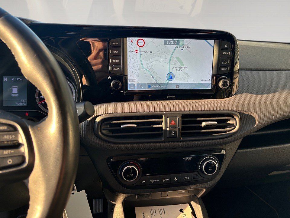 Fahrzeugabbildung Hyundai i10 1.2i 84PS A/T Trend Komfortpaket, Navipaket