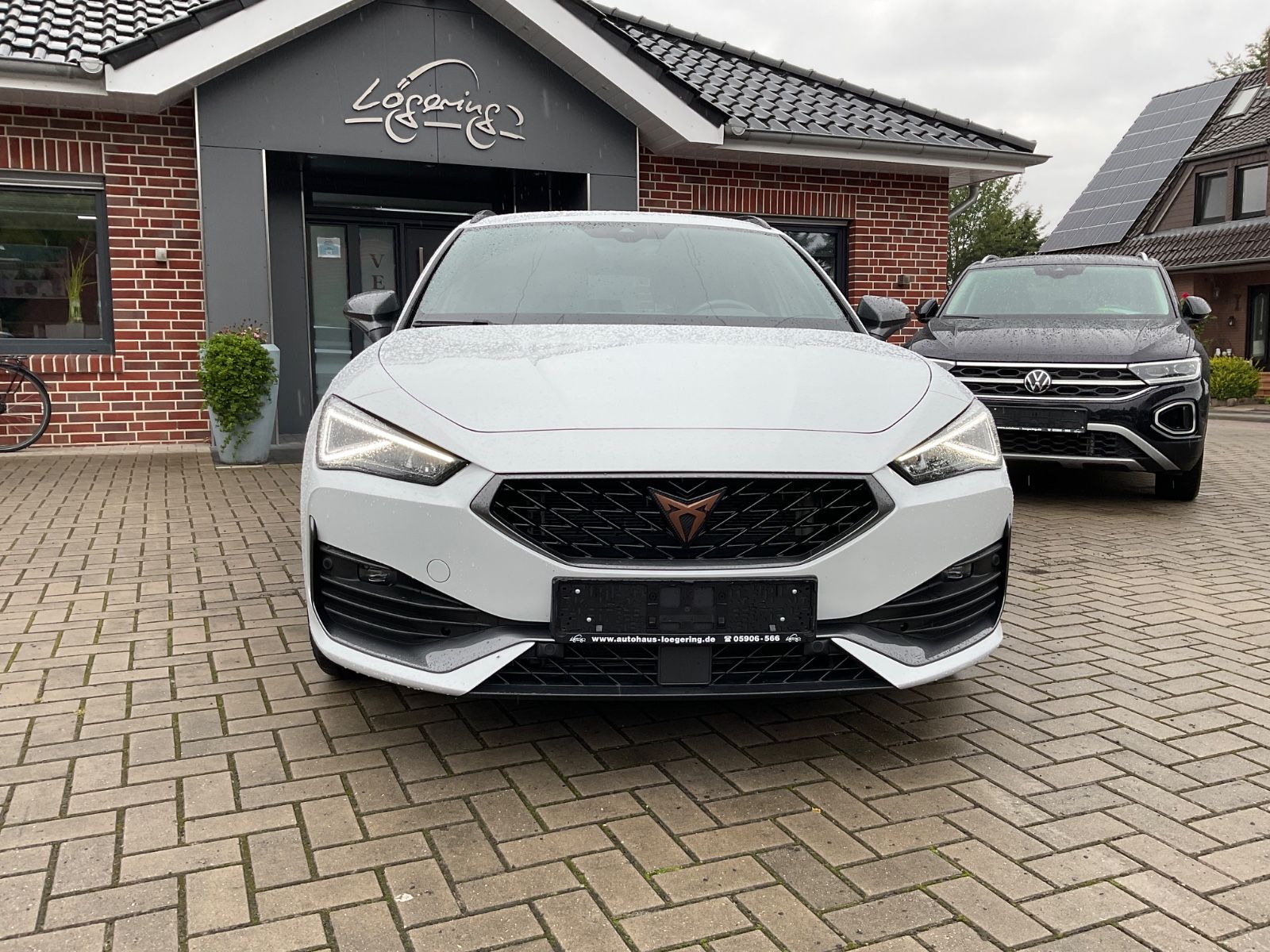 Fahrzeugabbildung CUPRA Leon Sportstourer 1.5 eTSI DSG,Kamera,18,LED