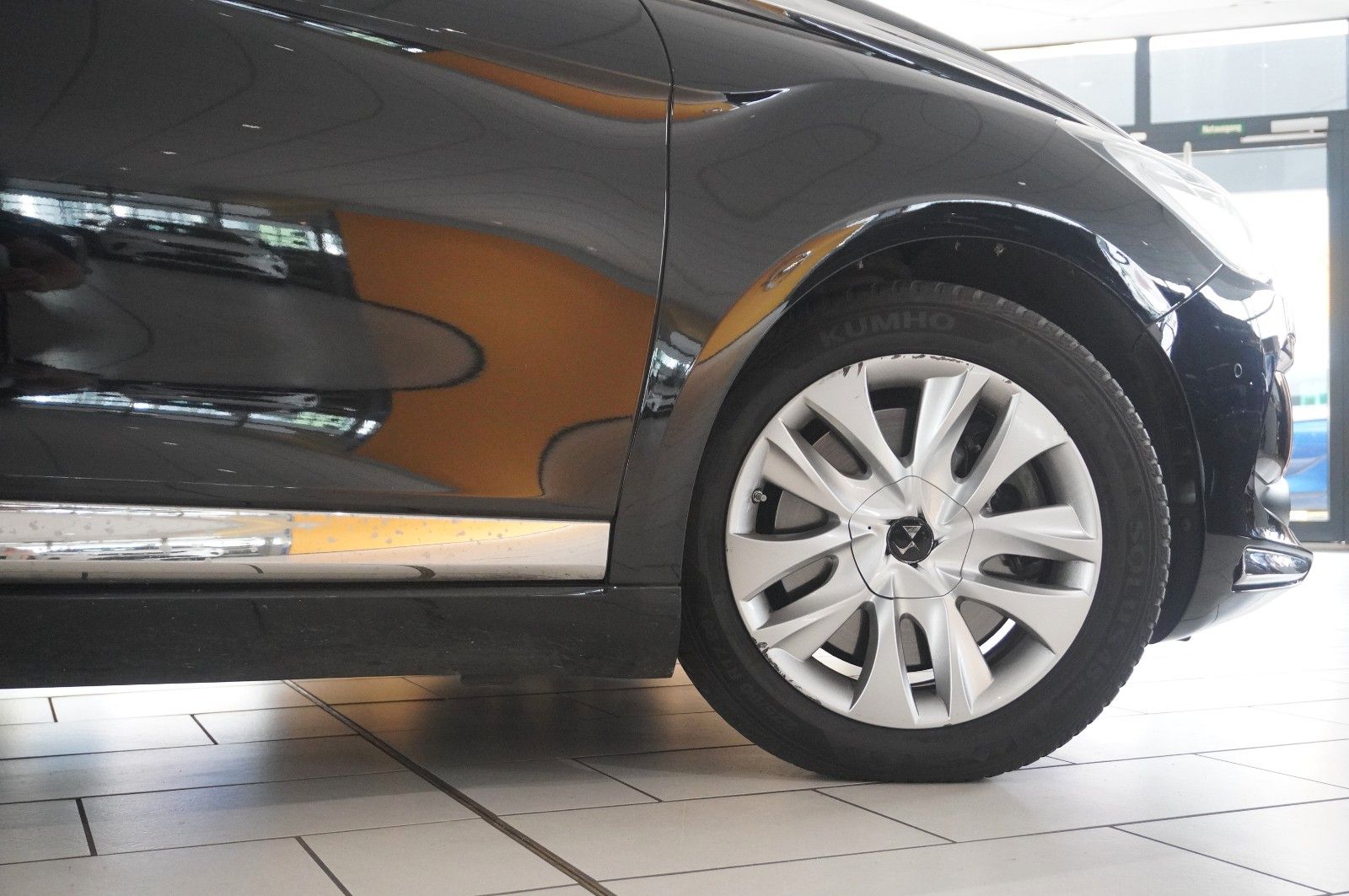 Fahrzeugabbildung DS Automobiles DS5 Lim. 2.0D NAVI/LED/KAMERA/HUD/SPORT/SH/DAB+