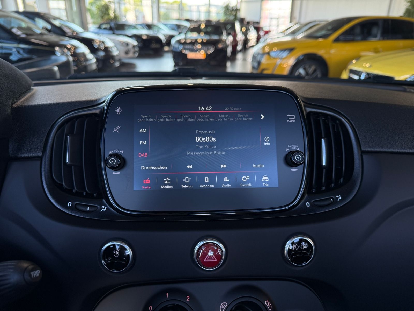 Fahrzeugabbildung Abarth 695C Aut. CarPlay ALU