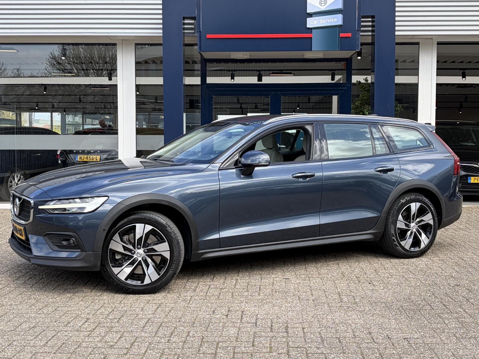 Volvo V60 Cross Country Intro Edition D4 AWD