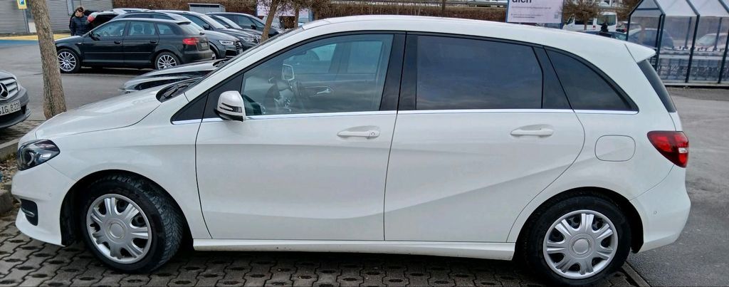 Image of Mercedes-Benz C 200