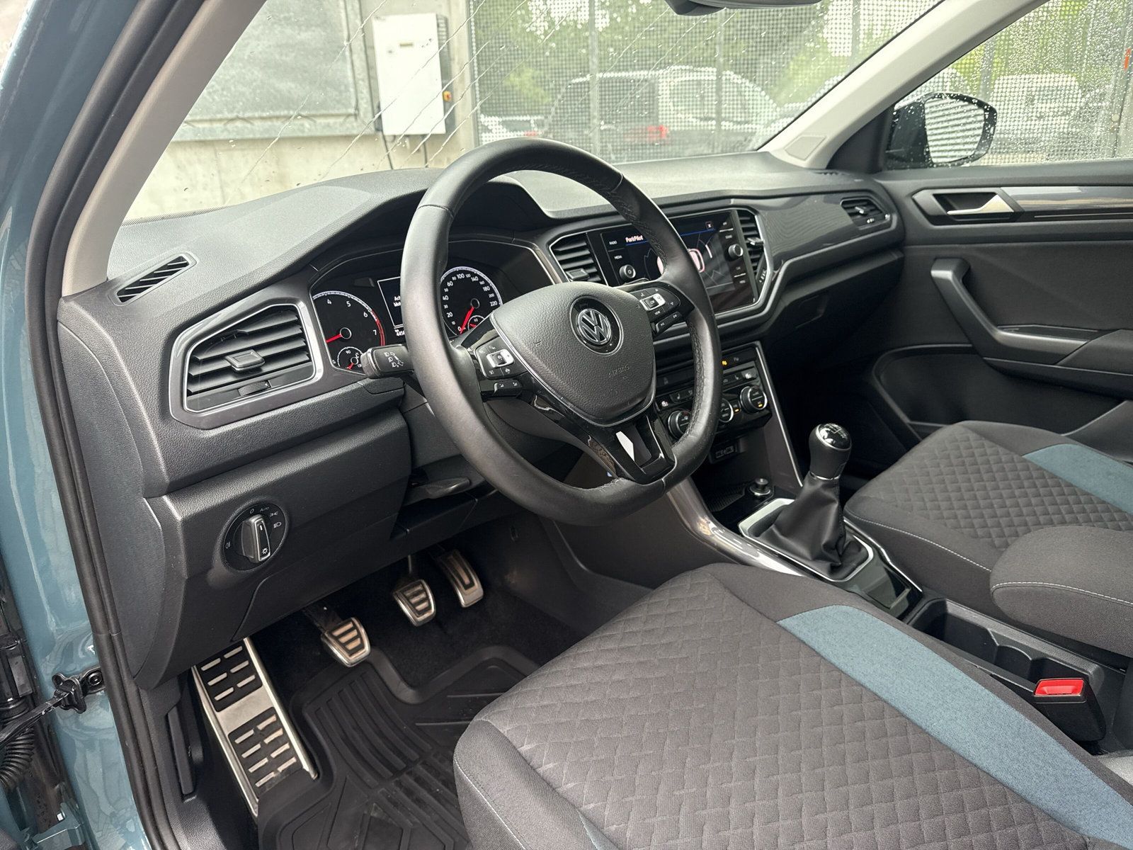 Fahrzeugabbildung Volkswagen T-Roc 1.0 TSI IQ.Drive LED ACC APP LM18