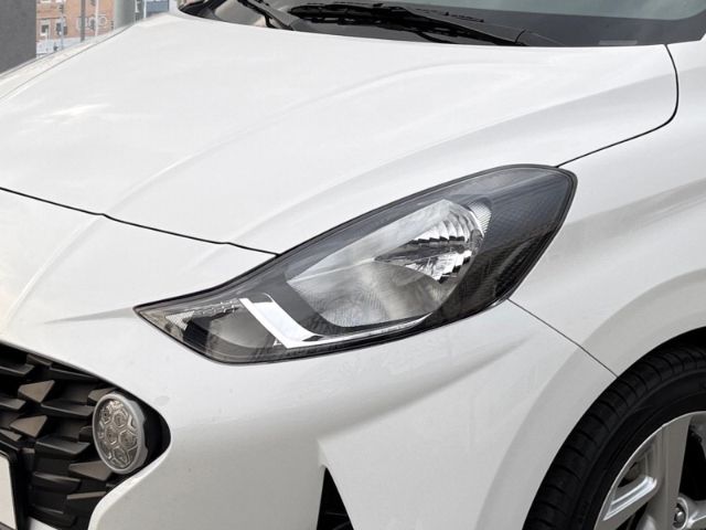 Fahrzeugabbildung Hyundai i10 1.2 Trend +CARPLAY+KLIMA+SHZ+RADIO+TEMPOMAT+