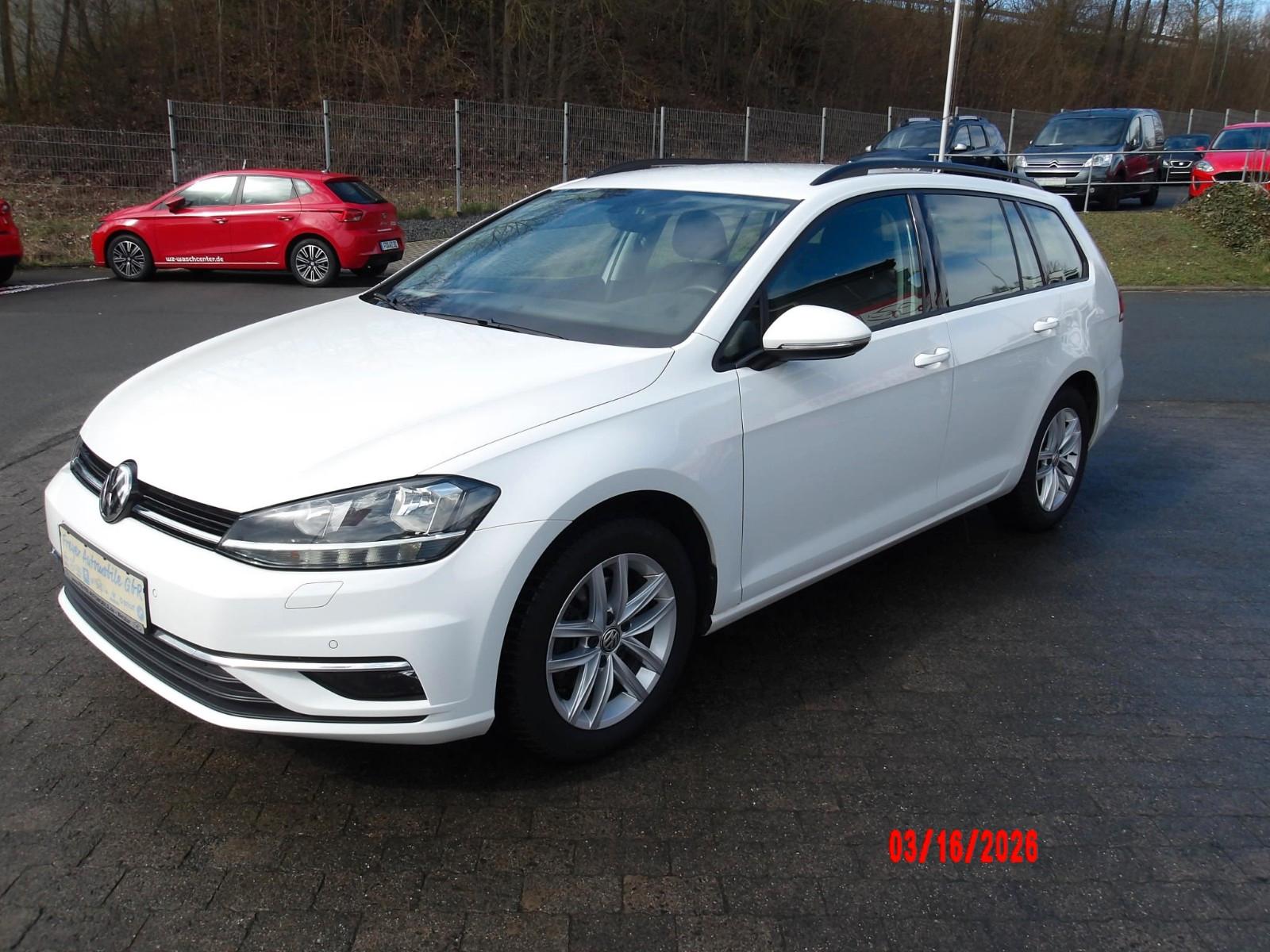Volkswagen Golf VII  Comfortline Navi Sitzheiz PDC Alu