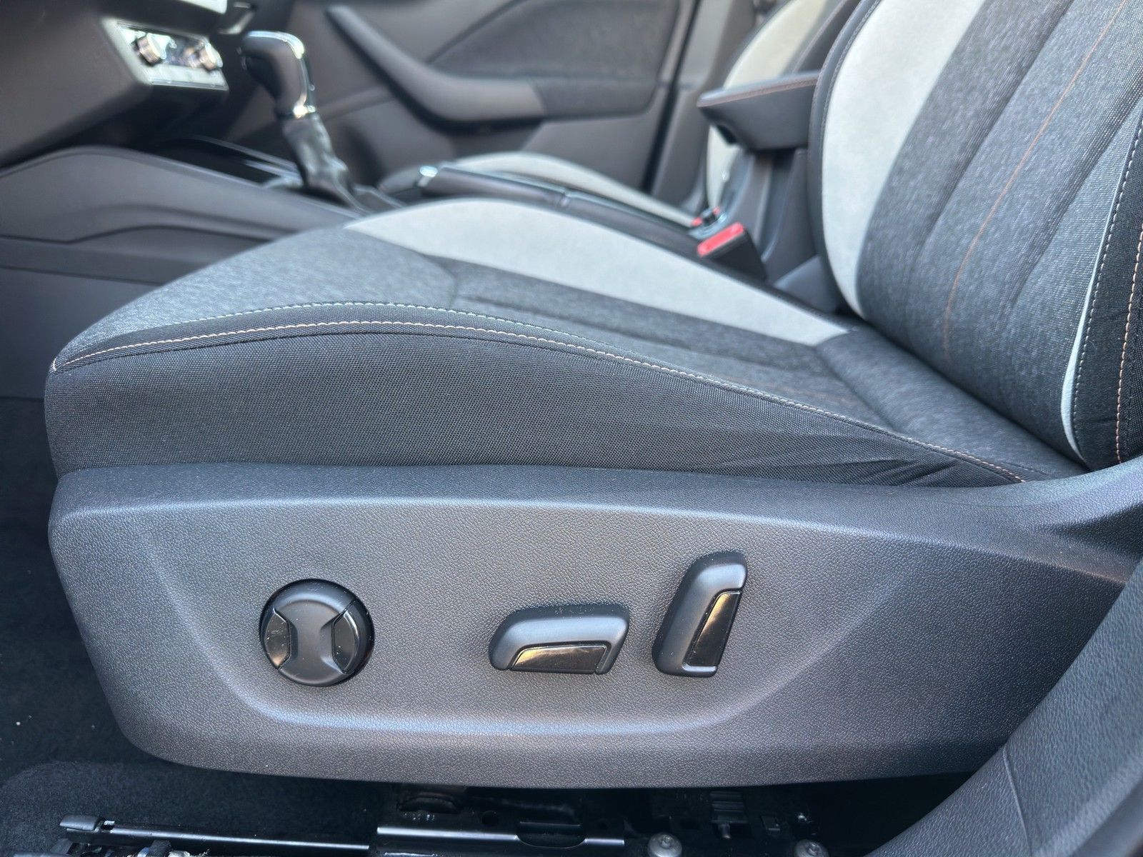 SKODA Kamiq 1.5 TSI Style DSG / NAVI / E-SITZE / LED / - Image 20