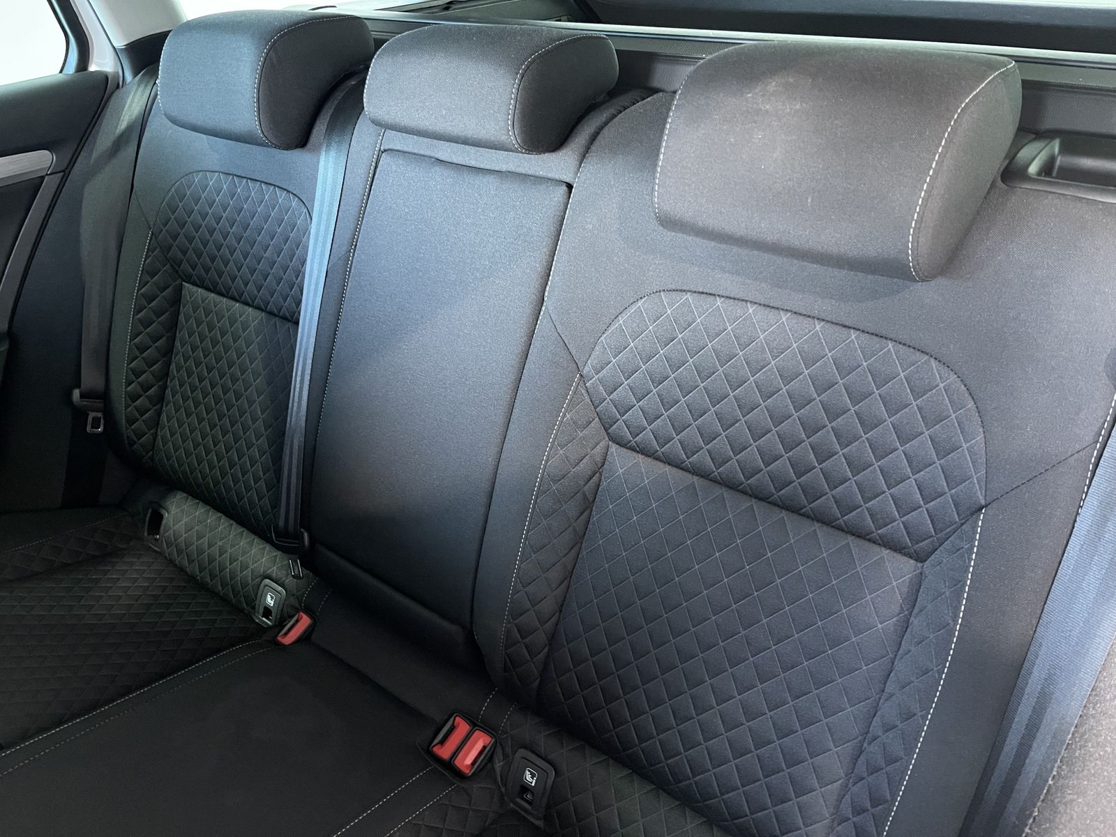 Fahrzeugabbildung SKODA Superb Ambition 2.0 TDI*AHK*LED*Cam*Navi*