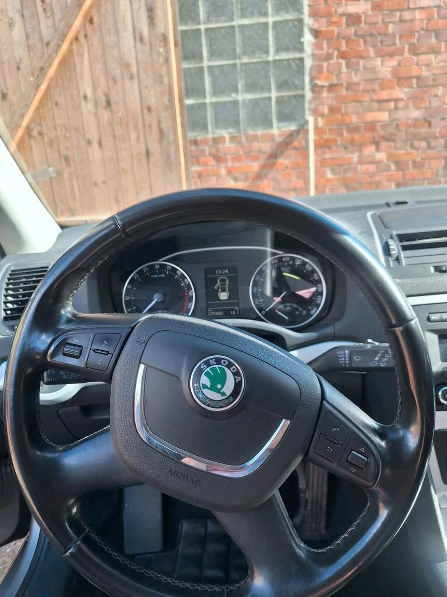 Skoda Octavia 2011 — photo 12