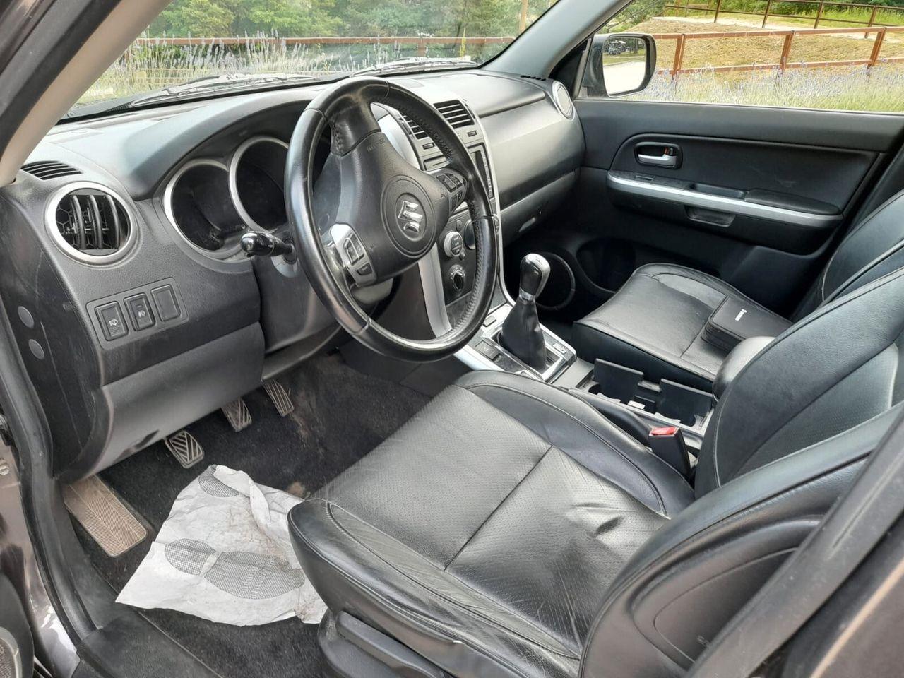 Suzuki Grand Vitara 2012 — photo 6