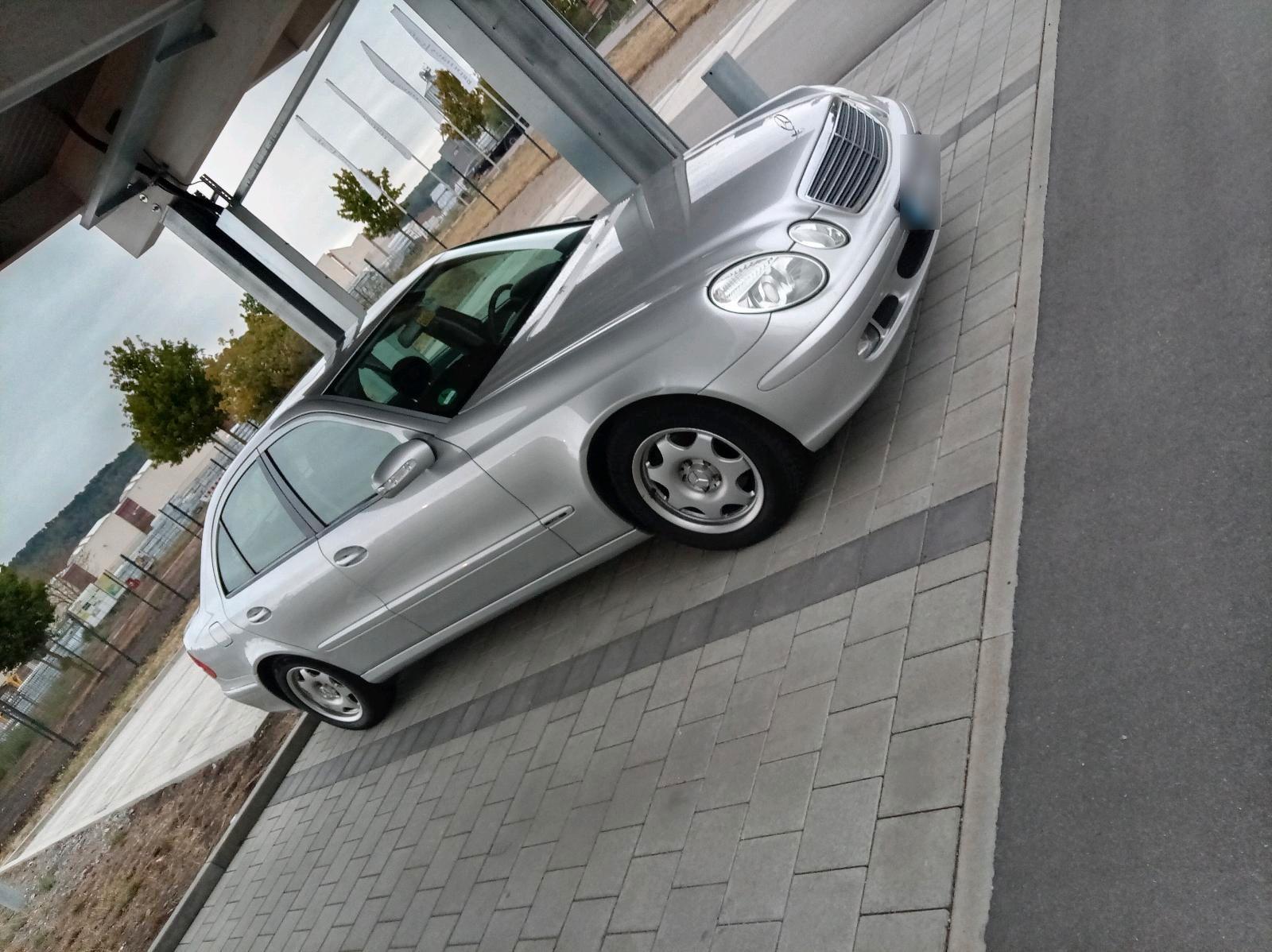 Mercedes-Benz E 200