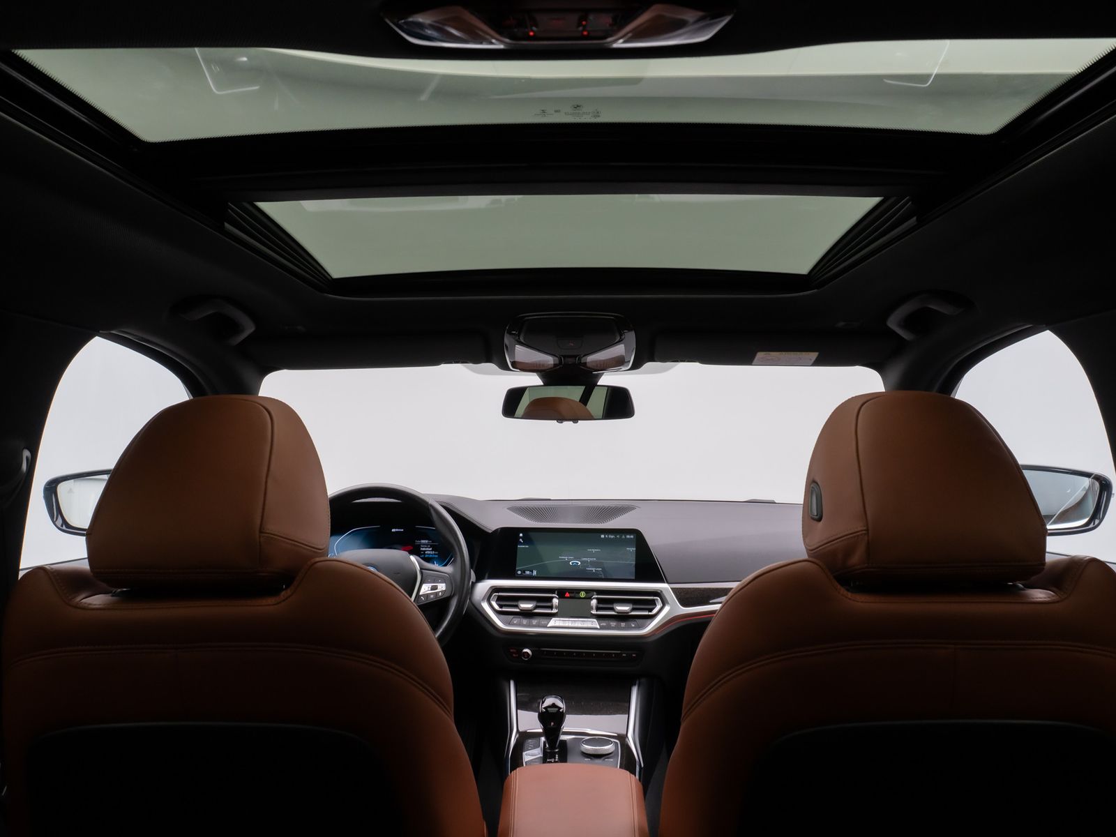 Fahrzeugabbildung BMW 330e xD Luxury Line Panorama HUD Individual Voll